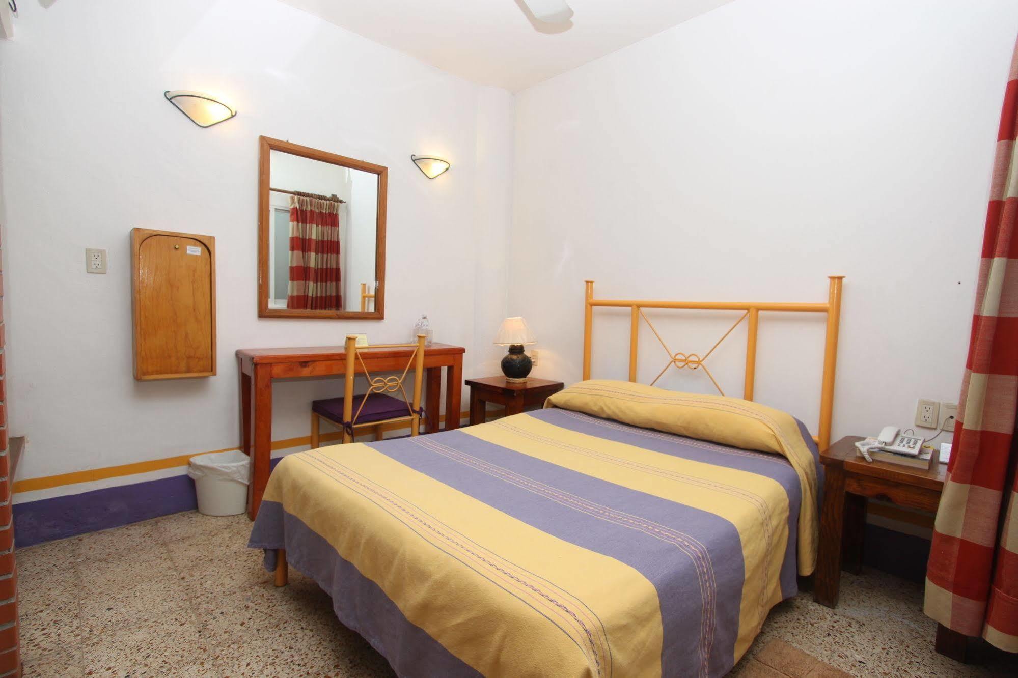 Hotel Posada El Cid Oaxaca Екстериор снимка